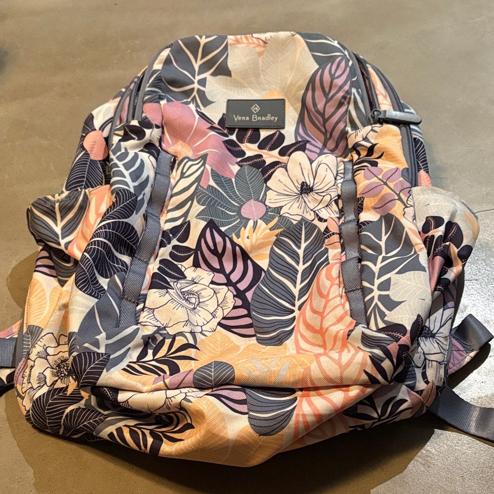 Vera Bradley Pastel Floral Backpack never used in great new condition grab this!